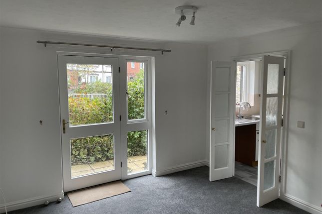 Flat 5, Lowen Court, Quay Street, Truro photo 5