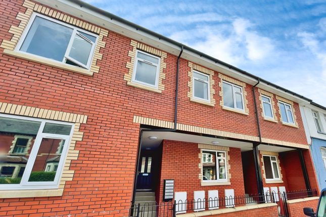 Thumbnail Flat to rent in Windway Road, Cardiff