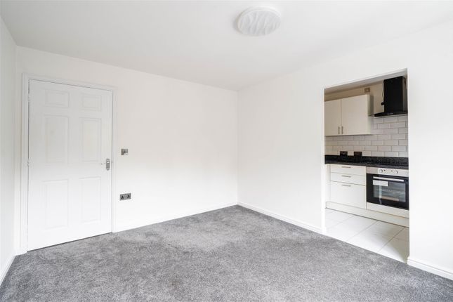 Wain Avenue, Chesterfield photo 5