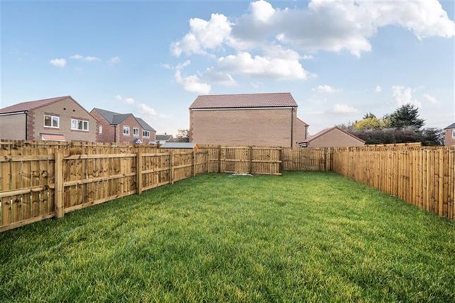 64, Oak Tree Crescent, Knottingley photo 4