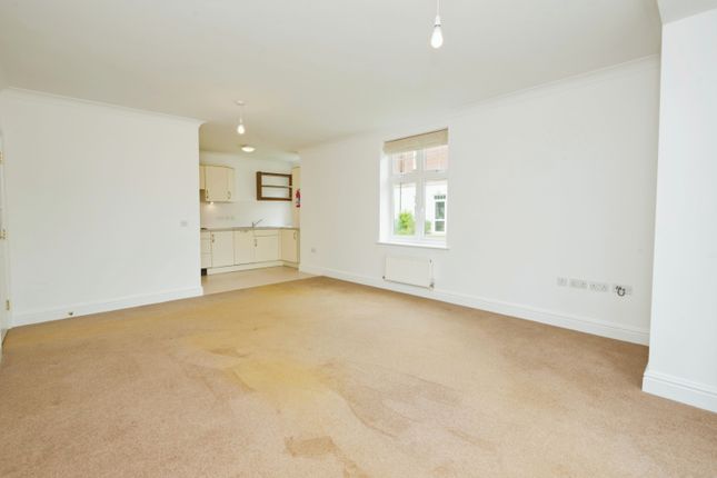 Flat 32, Haines House, Taunton photo 2