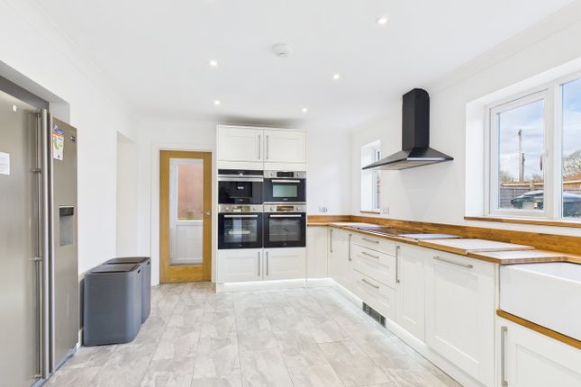 Tippitiwitchet Cottage, Hall Road, Outwell photo 4