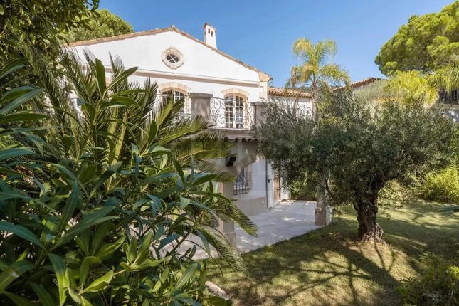 Detached house for sale in Grimaud, 83310, France