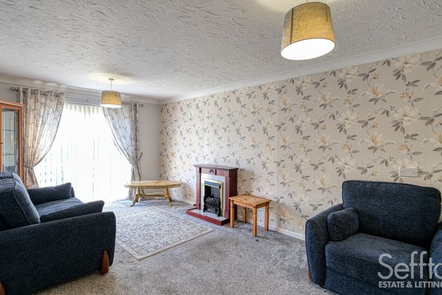 41 Churchfield Green, Norwich photo 2