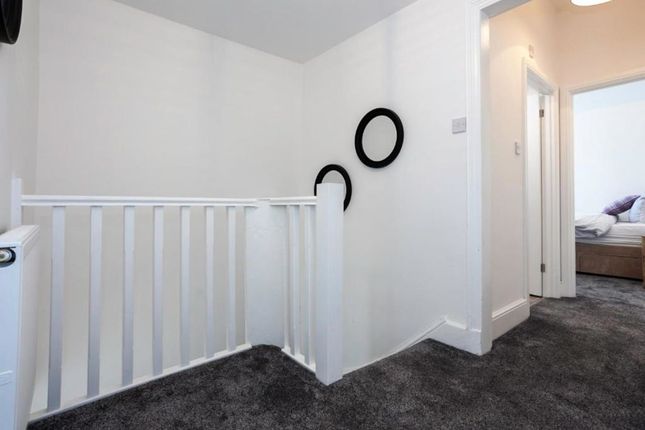 Flat to rent in Victoria Terrace, Manchester