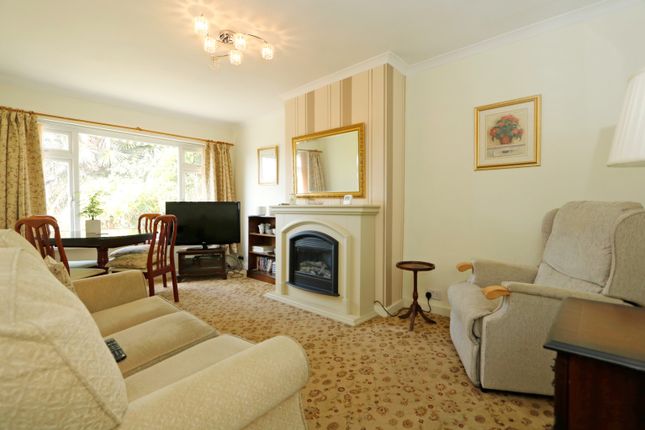 65 Stanley Road, Benfleet, Essex photo 2