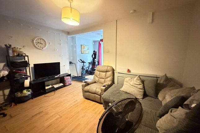 24, Hill Street, Neath photo 3