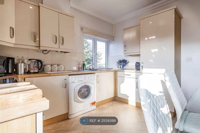 Flat, Doubleday House Buttercross Lane, Epping photo 3