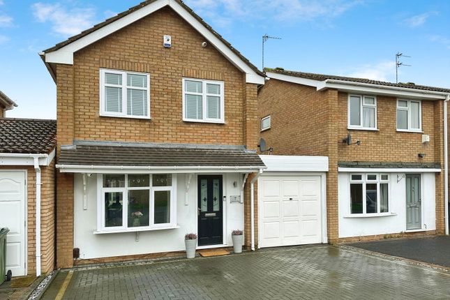 7, Lesscroft Close, Pendeford, Wolverhampton photo 2
