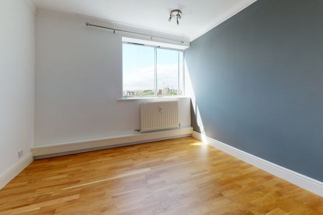 Flat to rent in Eaton Road, Hove