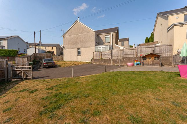 29 New James Street, Pontypool photo 4
