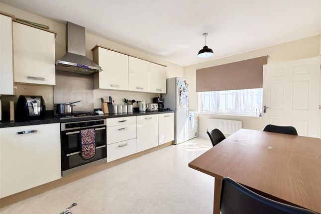 152, Bedford Drive, Fareham photo 5