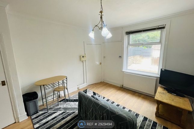 Fenton Road, Lockwood, Huddersfield photo 4