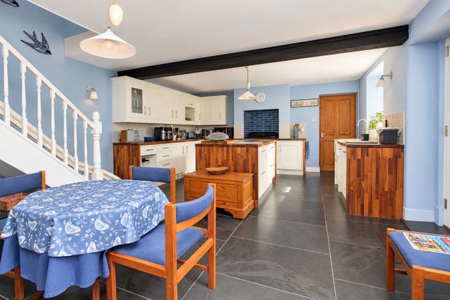 8, Crispin Lane, Thornbury photo 4