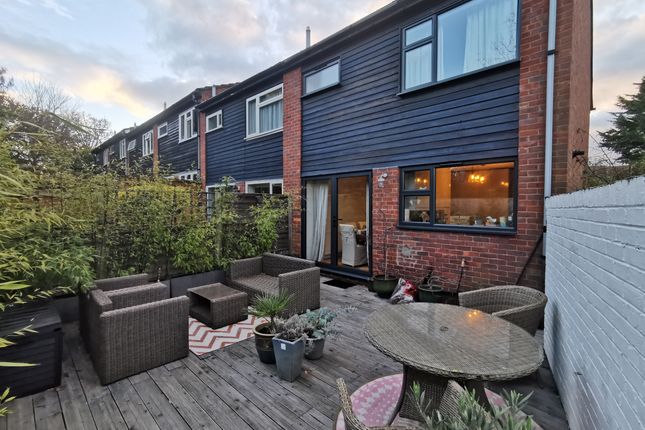 Mews house for sale in Cookes Lane, Cheam