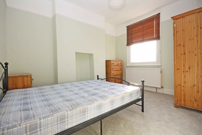 18, Caxton Road, London photo 4