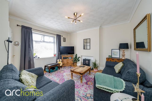 3 Carr Common Road, Wigan photo 2