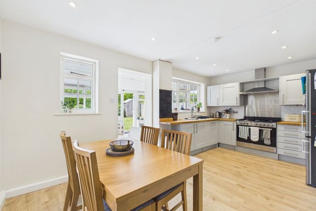 8, Orchard Way, Somerton photo 3