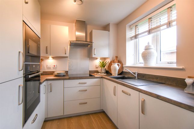 Flat for sale in Station Road, Hook, Hampshire