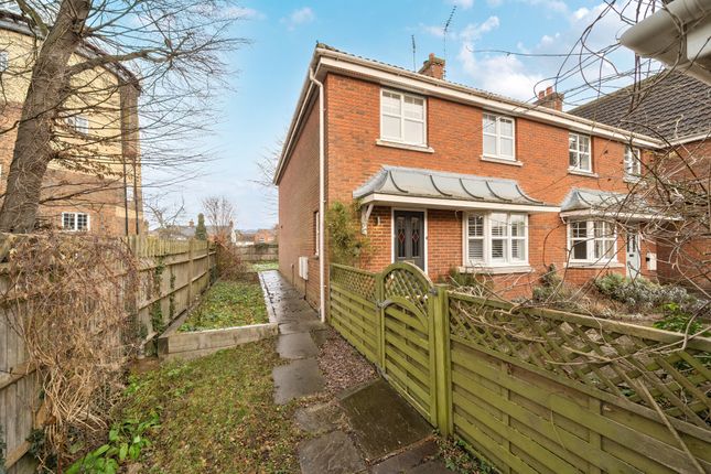 33, Mill Mead, Wendover photo 2