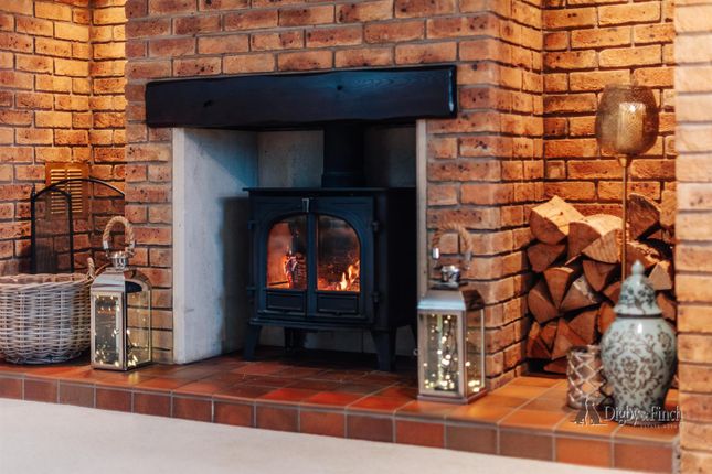 19, The Pingle, Peterborough photo 4