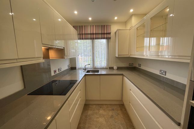 18 Grove House, Swansea photo 3