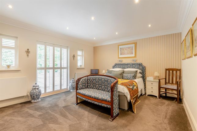 8650538-Interior14.Jpg