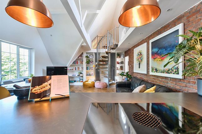 Flat Flat 6, 24, Brondesbury Park, London photo 4