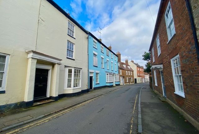 Thumbnail Flat to rent in Park Street, Towcester