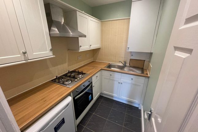 Flat to rent in Cherry Tree Rise, Buckhurst Hill