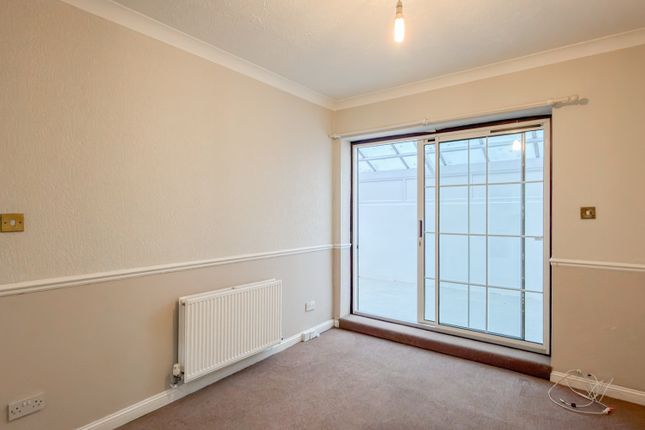 Flat 1, 5, Kingsbridge Road, Lower Parkstone photo 4