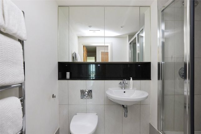 Flat for sale in Hamilton House, 6 St. George Wharf