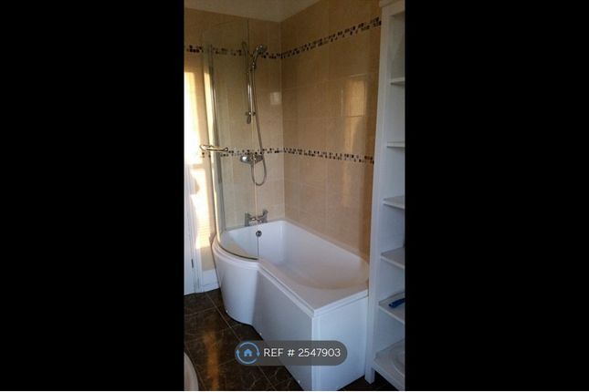 Flat D, Spencer Road, Ryde photo 3