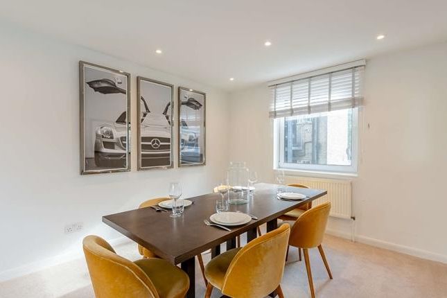 Flat 4, 161, Fulham Road, London photo 4