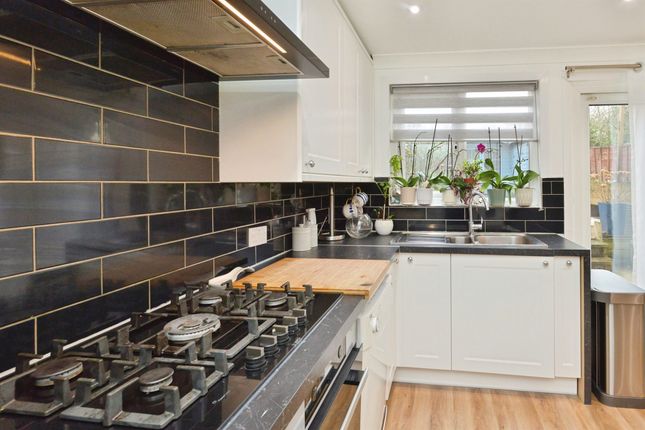 293, Beadlemead, Milton Keynes photo 3