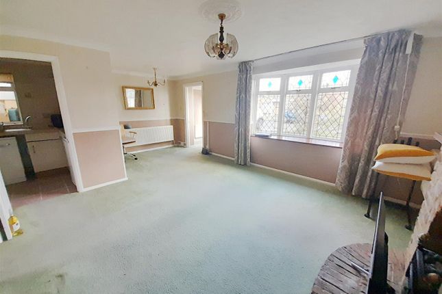 'Chylean', 5, Treeside Close, West Drayton photo 3