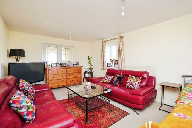 48, Swift Drive, Banbury photo 2