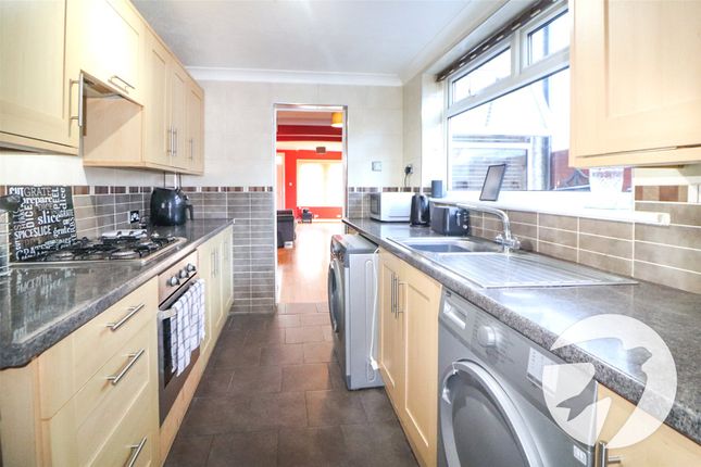 61, The Nursery, Erith photo 3
