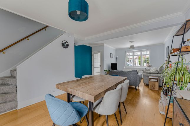 35 Rushett Road, Thames Ditton photo 4