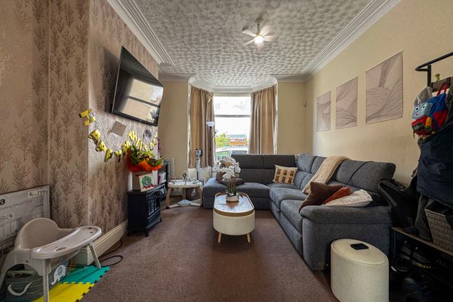6, Pine Street, Stockton-on-Tees photo 2