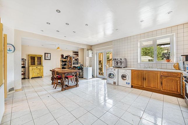 70, Greenford Avenue, London photo 3