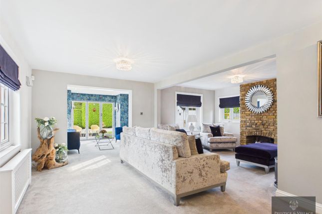 Bee Croft, Newmans End, Harlow photo 3