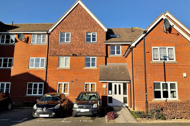 Thumbnail Flat for sale in Ardent Road, Whitfield, Dover