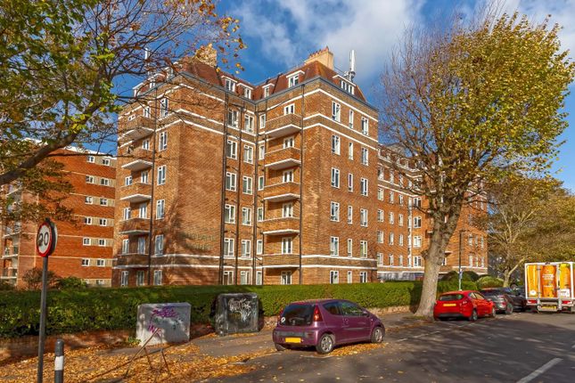 2-bed flat on 19 Rutland Court, New Church Road, Hove, £270,000