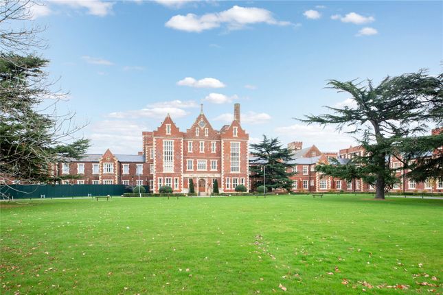 11, Diana House, 2, Holt Gardens, London photo 2