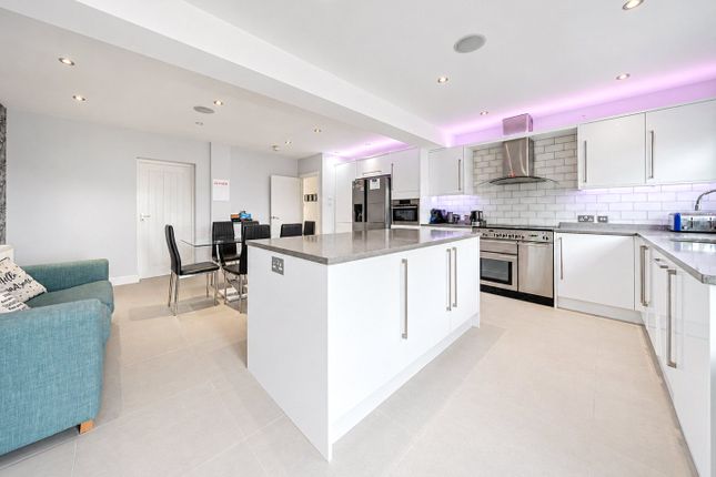 141, Lovibonds Avenue, Orpington photo 3