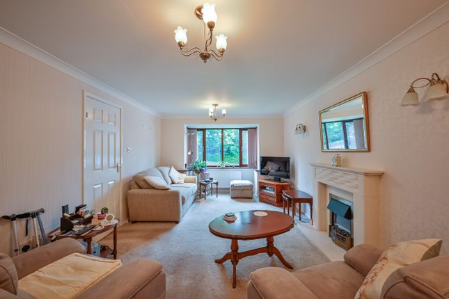 8, Weston Close, Cannock photo 4