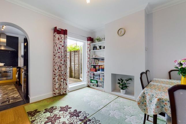 103, Benhill Road, Sutton photo 3