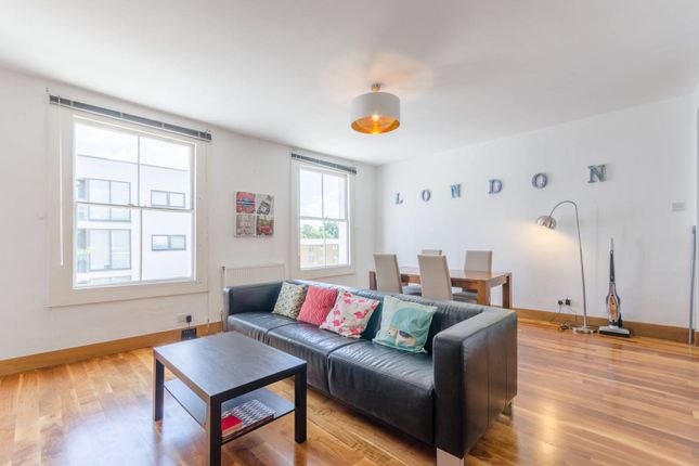 Flat to rent in Packington Street, Angel, London