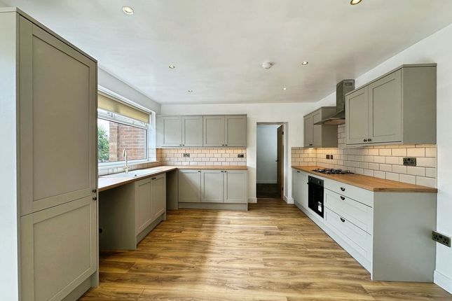 29, Keats Road, Bury photo 3